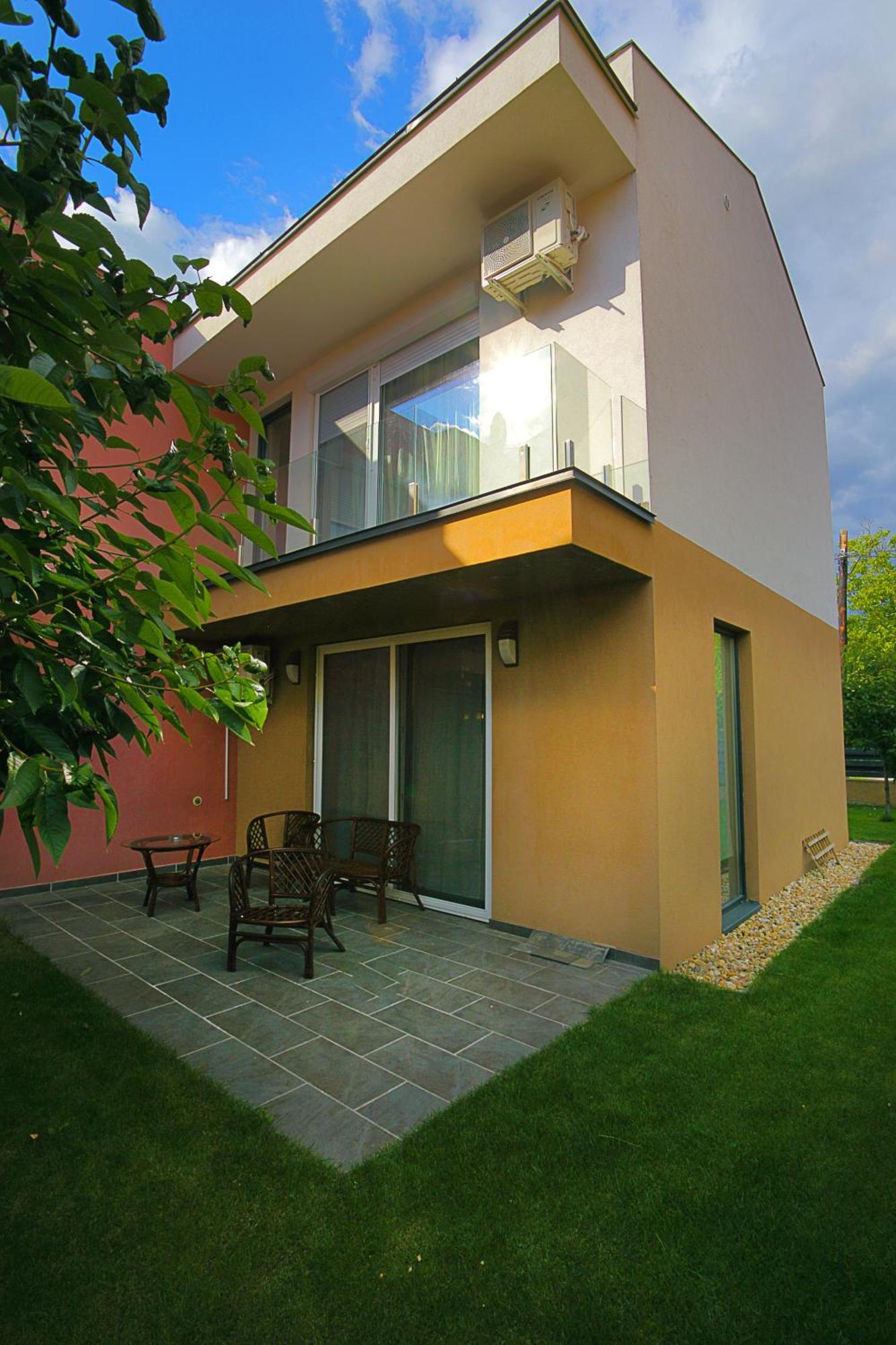 Townhouse On Budapest Border Budaörs Екстериор снимка