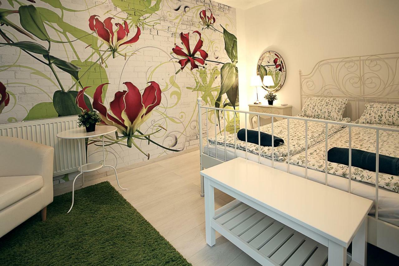 Townhouse On Budapest Border Budaörs Екстериор снимка