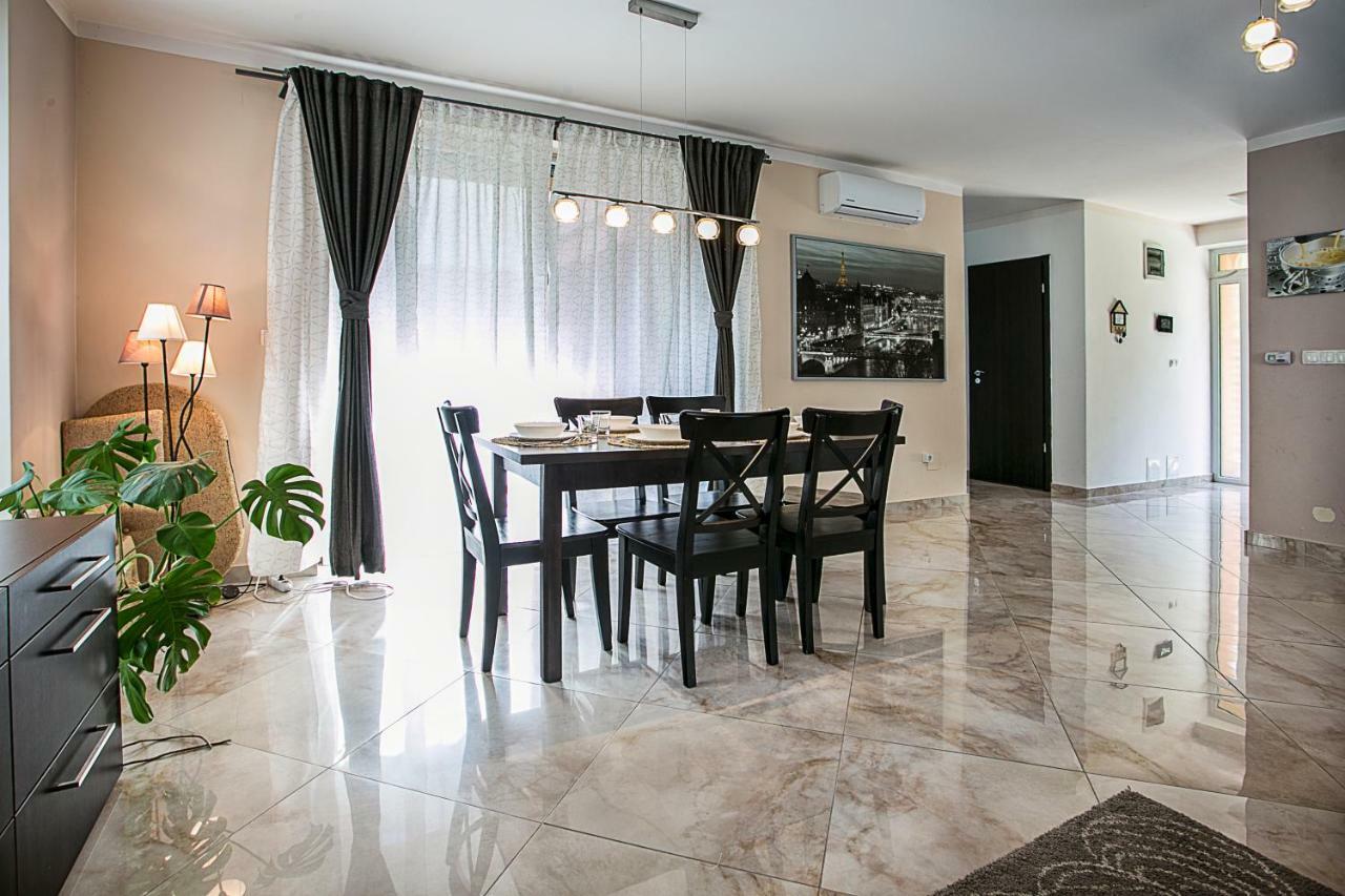 Townhouse On Budapest Border Budaörs Екстериор снимка