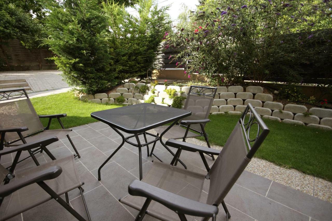 Townhouse On Budapest Border Budaörs Екстериор снимка