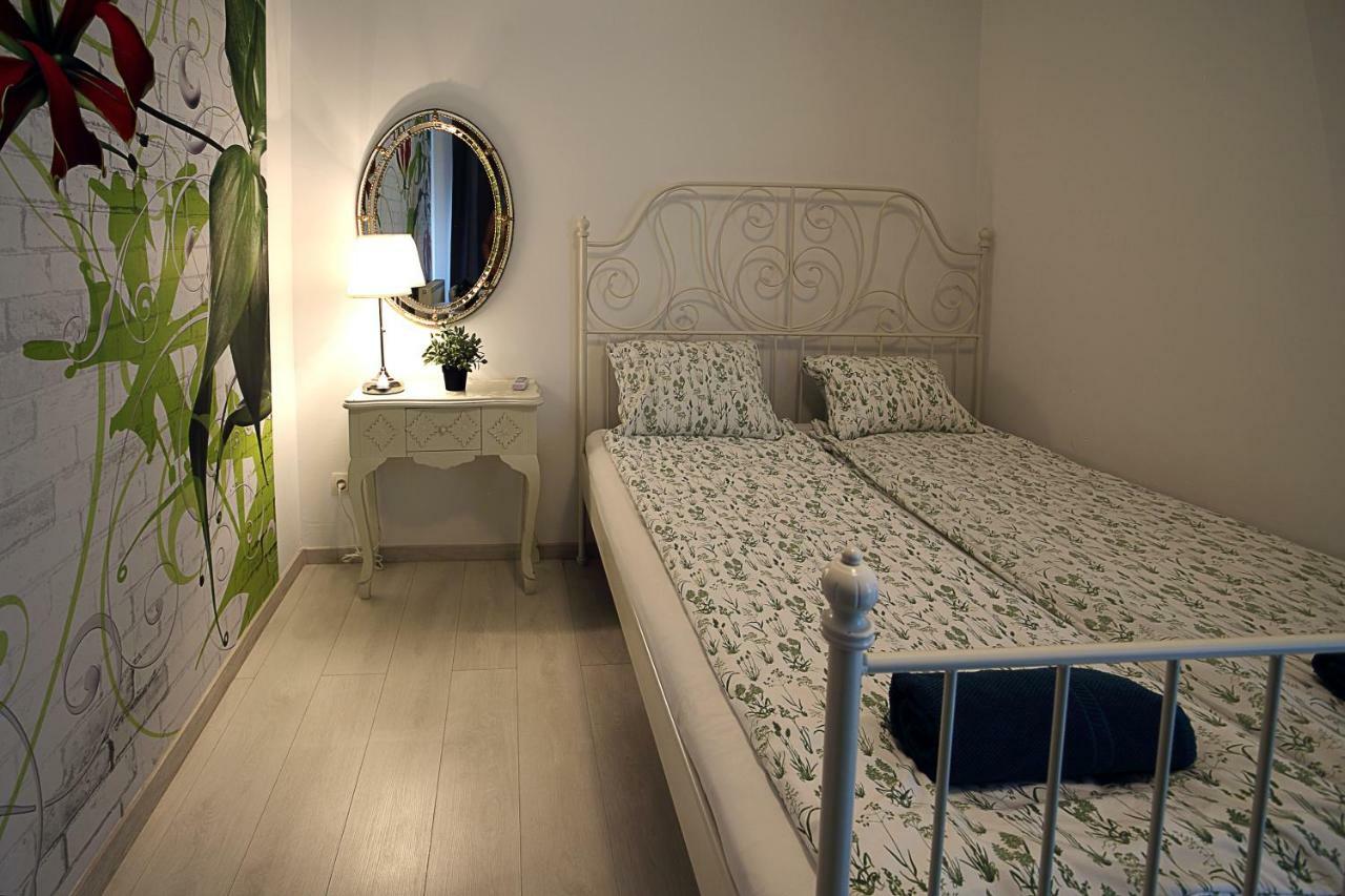 Townhouse On Budapest Border Budaörs Екстериор снимка
