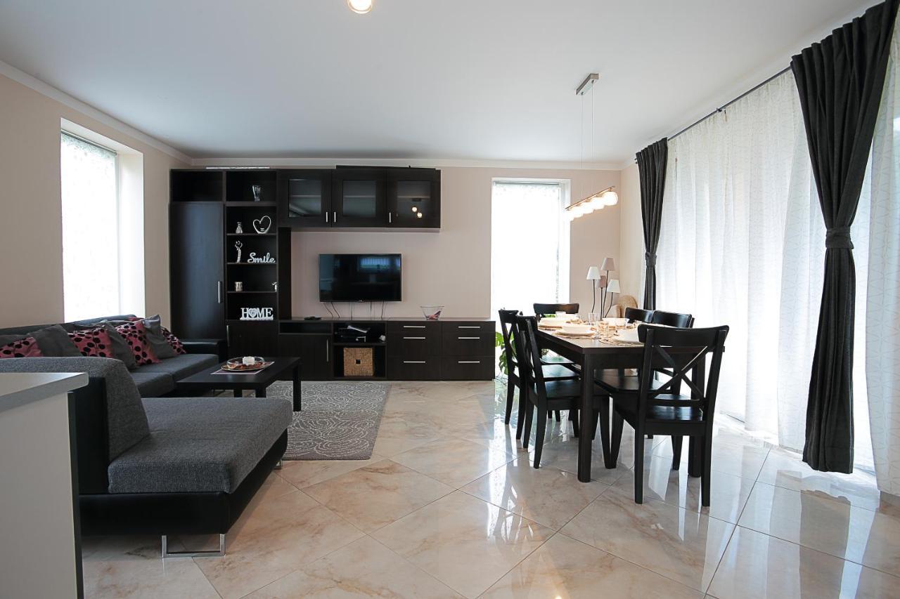 Townhouse On Budapest Border Budaörs Екстериор снимка