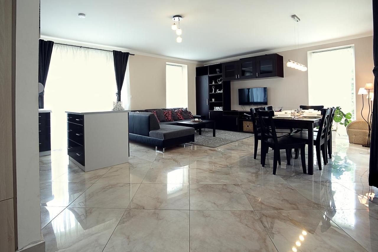 Townhouse On Budapest Border Budaörs Екстериор снимка